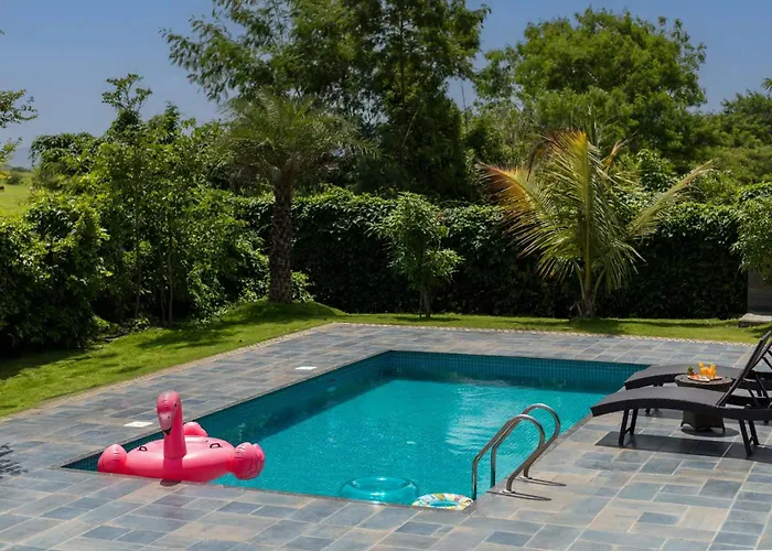 Bel Air Mansion: Tranquil Oasis with Deck, Gazebo & Amphitheatre Villa Lonavala